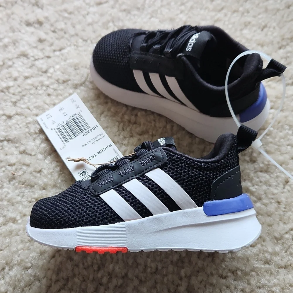 NWB Adidas racer TR21 running sneaker